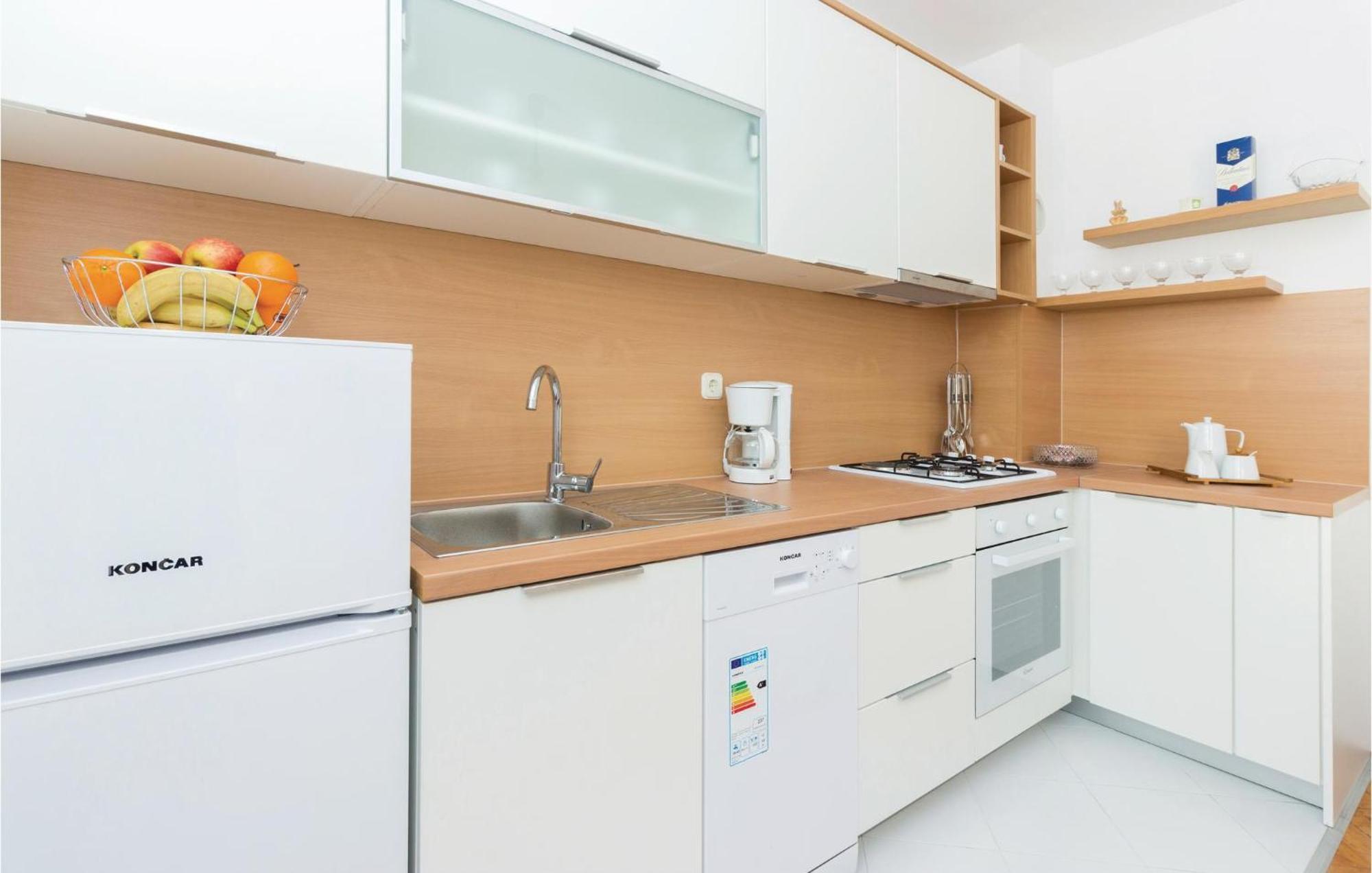 Stunning Home In Zadar With Kitchen Экстерьер фото